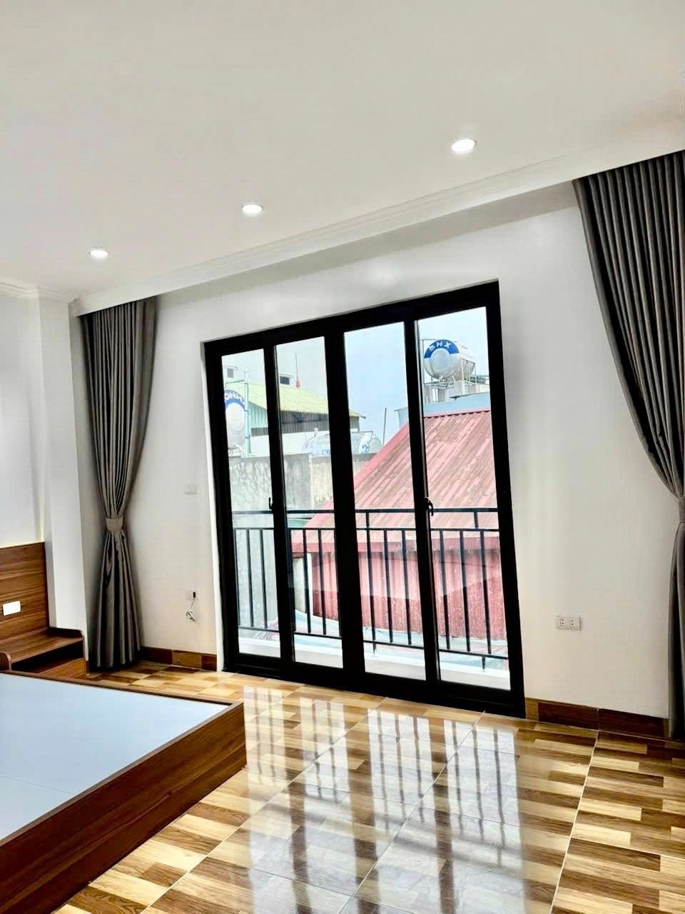 Nhà ngọa long 6 tầng, thang máy, ô tô đỗ cổng - Giá 7.68 tỷ