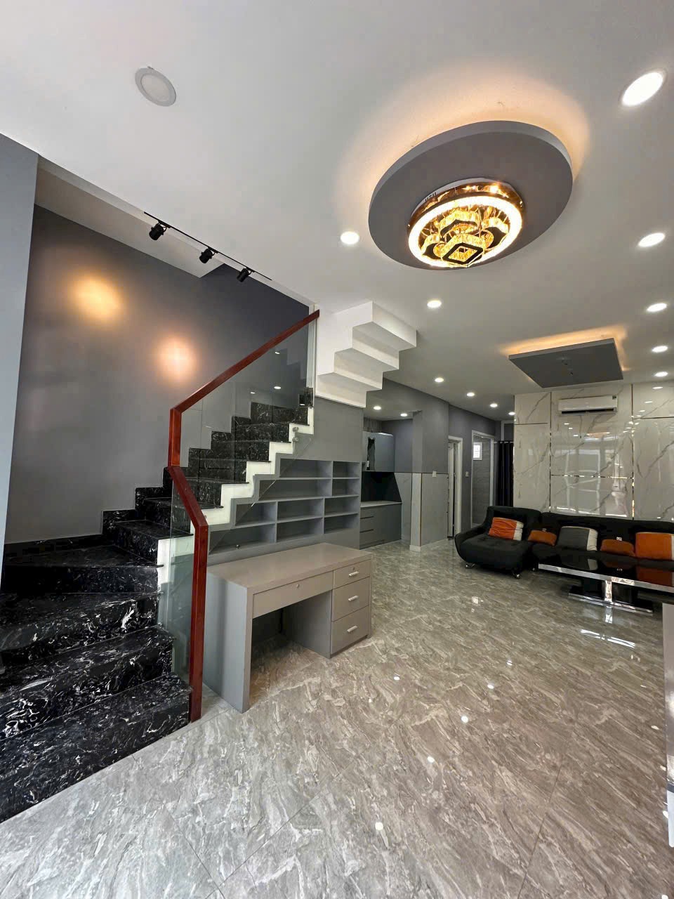 Bán Gấp Nhà 2 Tầng, 60m2, An Dương Vương, Quận 5 - Ngộp Bank, Giá Tốt