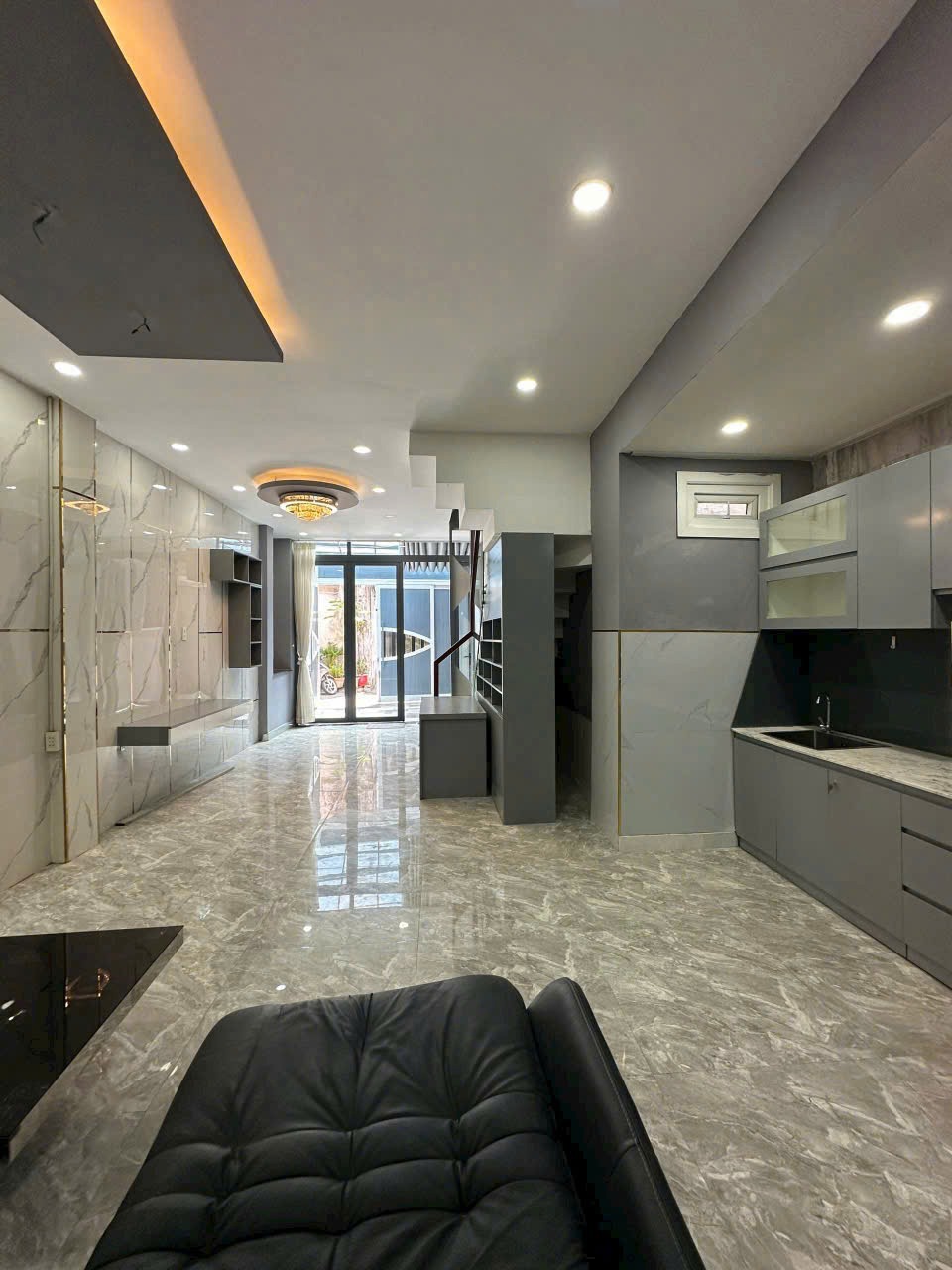 Bán Gấp Nhà 2 Tầng, 60m2, An Dương Vương, Quận 5 - Ngộp Bank, Giá Tốt
