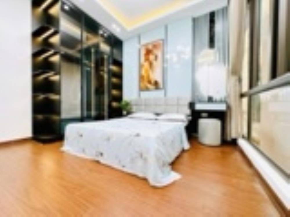 Nhà 5 Tầng Gần Hồ Điều Hòa, Đại Lộ Thăng Long - Giá 4.8 Tỷ