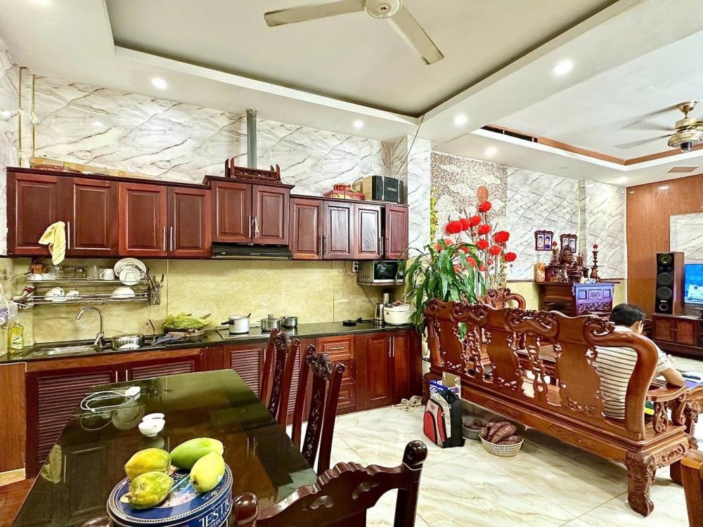 Nhà phố 4 Tầng, Ô Tô Đỗ Cửa, Gần 80m2, C12, Tân Bình - Chỉ 11 Tỷ
