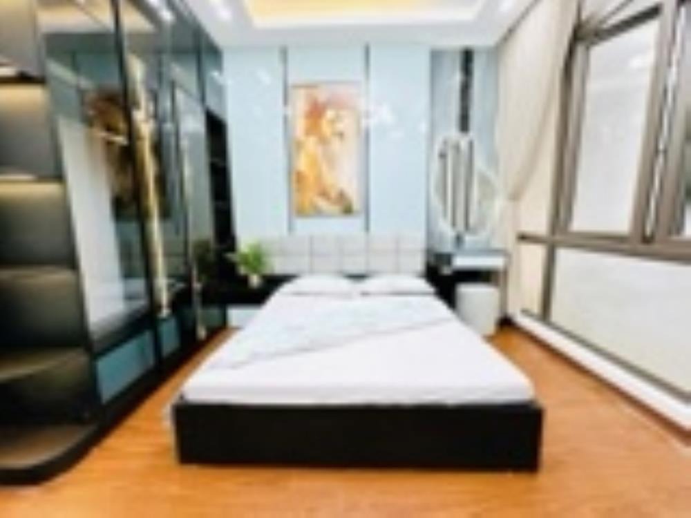 Nhà 5 Tầng Gần Hồ Điều Hòa, Đại Lộ Thăng Long - Giá 4.8 Tỷ
