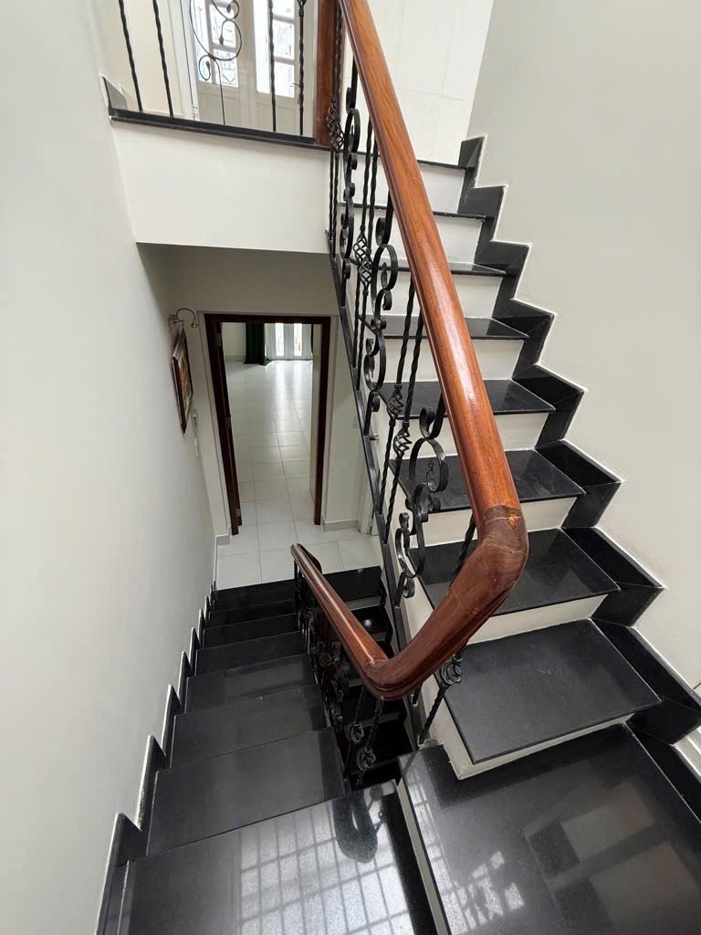 Hoàn Công Đủ - Hẻm Thông, 30m2, 4 Tầng Đúc, 3PN, 3WC - Q10