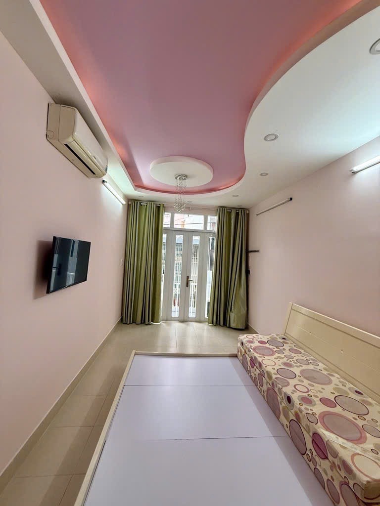 Hoàn Công Đủ - Hẻm Thông, 30m2, 4 Tầng Đúc, 3PN, 3WC - Q10
