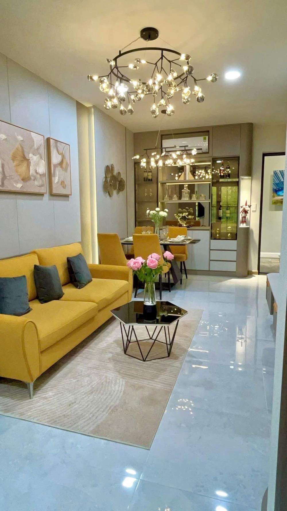 Căn Hộ 2PN Sài Gòn: Giá 1.9 Tỷ, Sổ Hồng Riêng, Tiện Ích Đầy Đủ