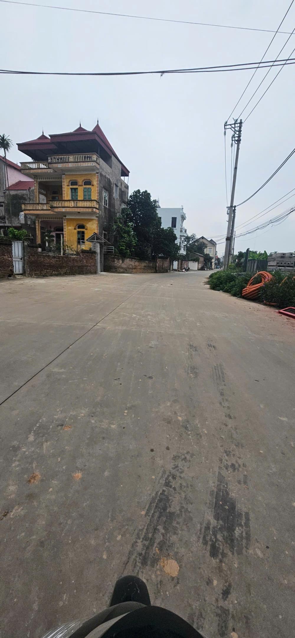 Bán Đất Xóm Vang Cổ Loa - 50m2 Ô Tô Tránh - Tiện Ích Bạt Ngàn