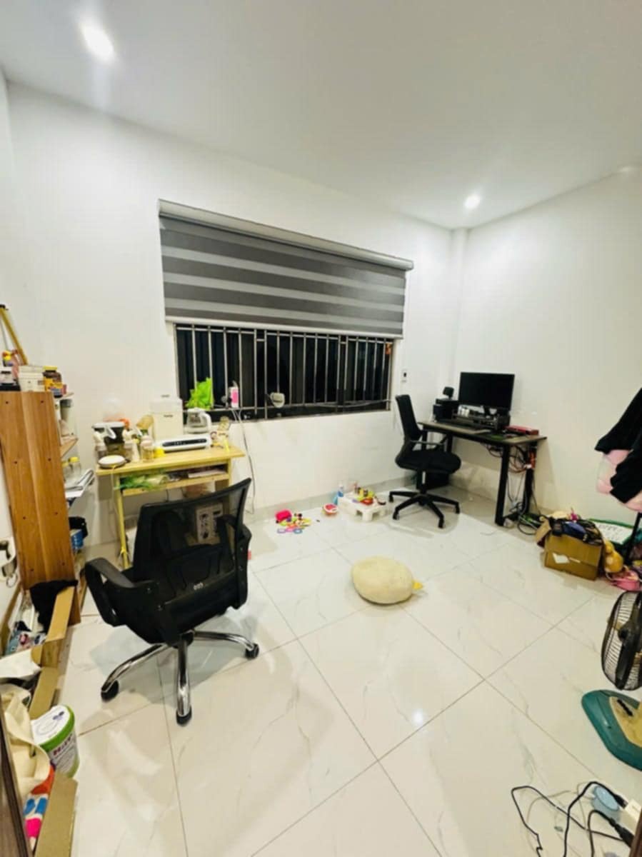 Bán nhà đẹp 4 tầng, mặt tiền rộng - Gần Đại học Công nghiệp Hà Nội