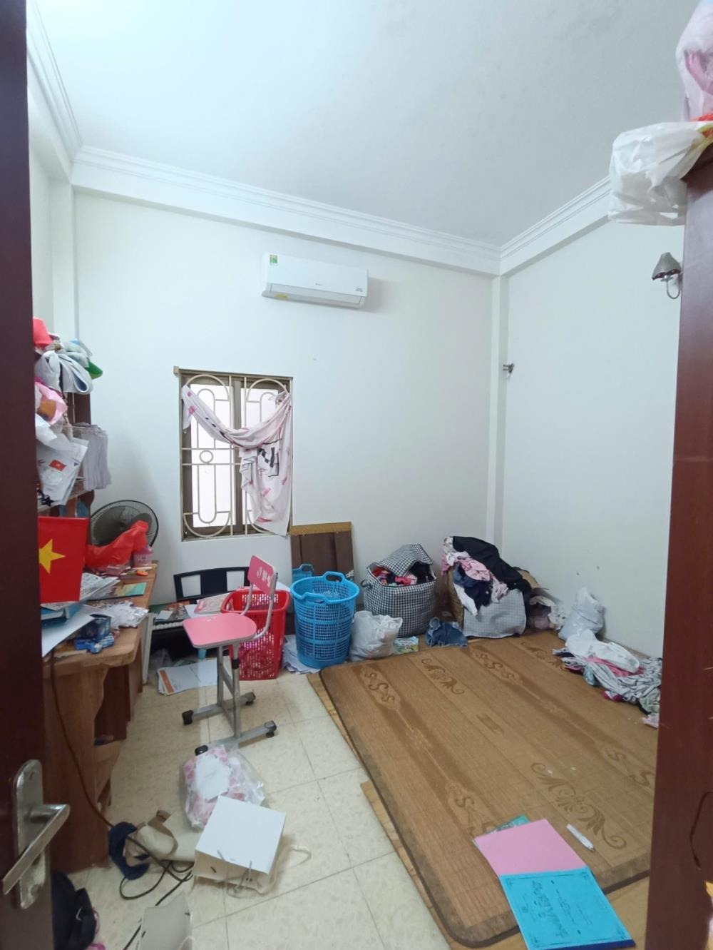 Bán Nhà Kim Giang, Thanh Xuân - 4 Tầng, Ngõ Rộng, Gần Mặt Phố - Giá 7.9 Tỷ