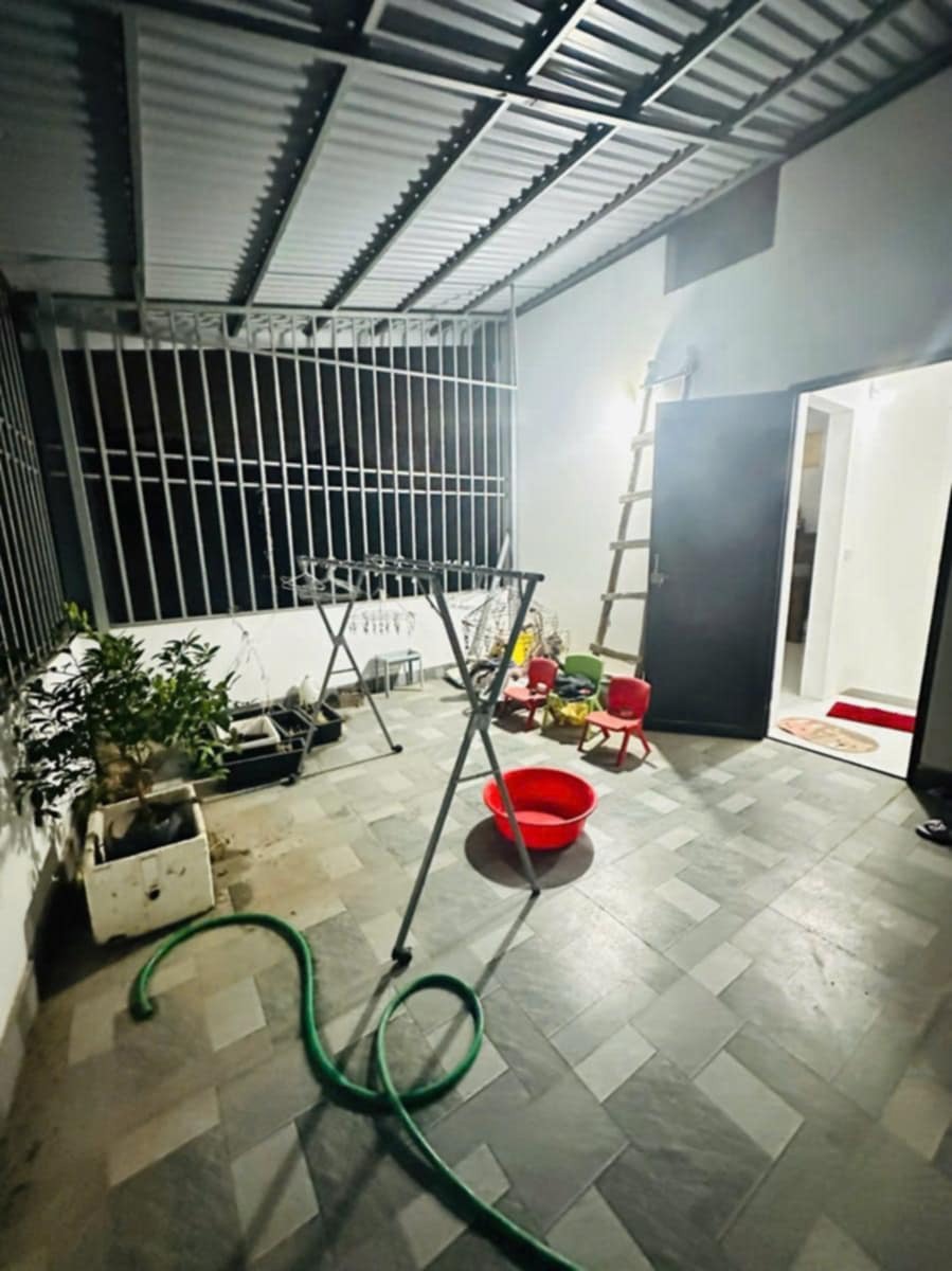 Bán nhà đẹp 4 tầng, mặt tiền rộng - Gần Đại học Công nghiệp Hà Nội