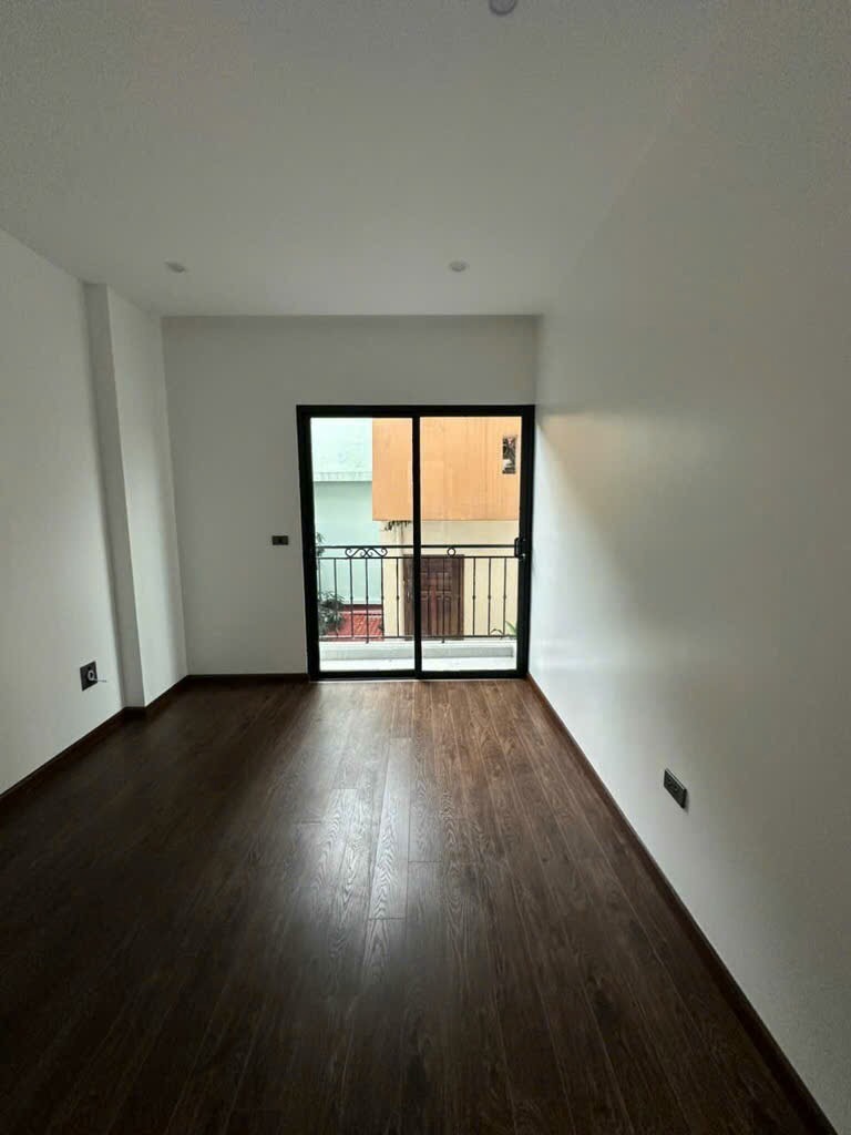 Bán nhà Ba Đình - Văn Cao 54m2, Mặt Tiền 6m, Gần Phố, Ô Tô Đỗ Gần