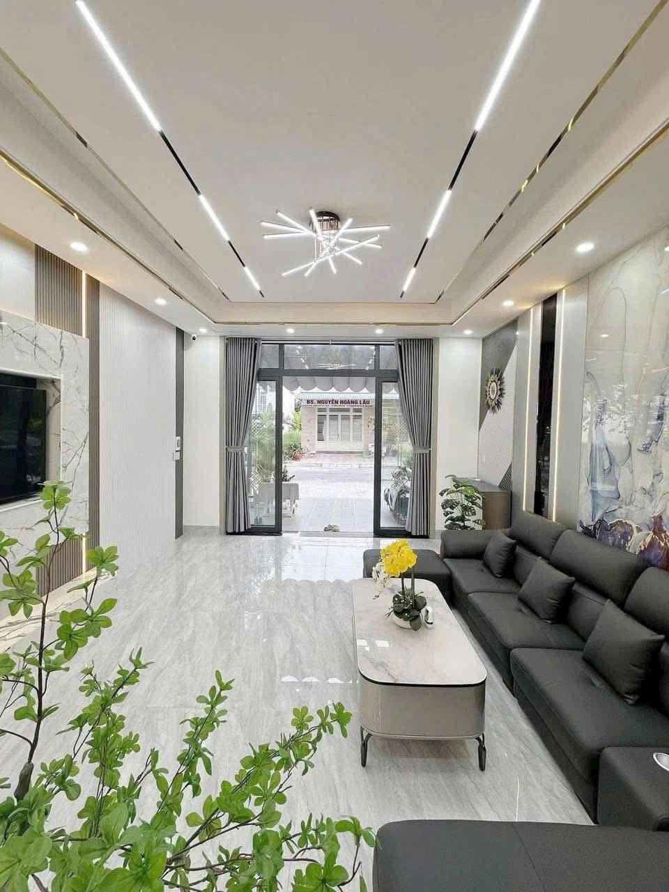 Nhà Đẹp 3 Lầu, 4PN, 110m2, Củ Chi - Giá Tốt, Vị Trí Đắc Địa