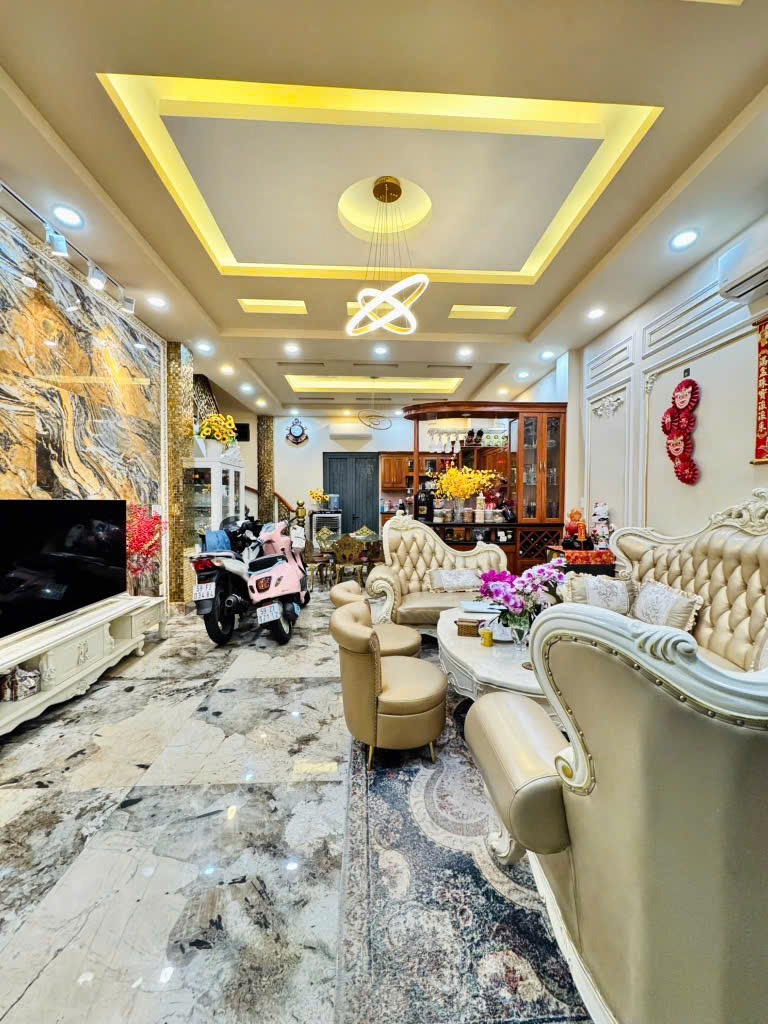 Bán Nhà Nguyễn Tri Phương, P4, Q10 - 92m2, 5 Tầng, Giá 17 Tỷ