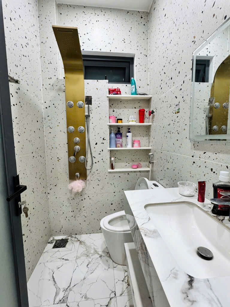 Bán Nhà Nguyễn Tri Phương, P4, Q10 - 92m2, 5 Tầng, Giá 17 Tỷ