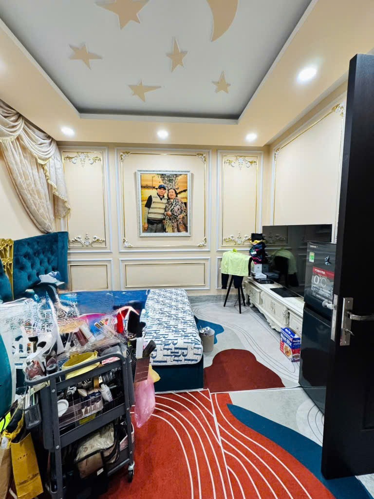 Bán Nhà Nguyễn Tri Phương, P4, Q10 - 92m2, 5 Tầng, Giá 17 Tỷ