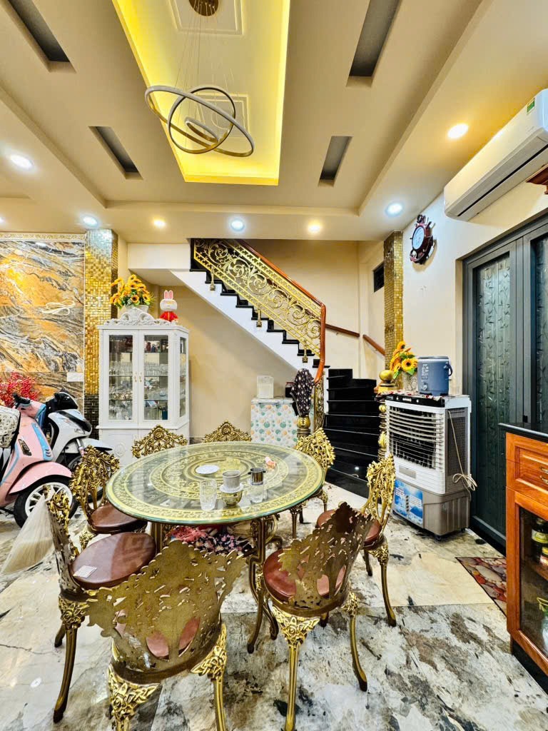 Bán Nhà Nguyễn Tri Phương, P4, Q10 - 92m2, 5 Tầng, Giá 17 Tỷ