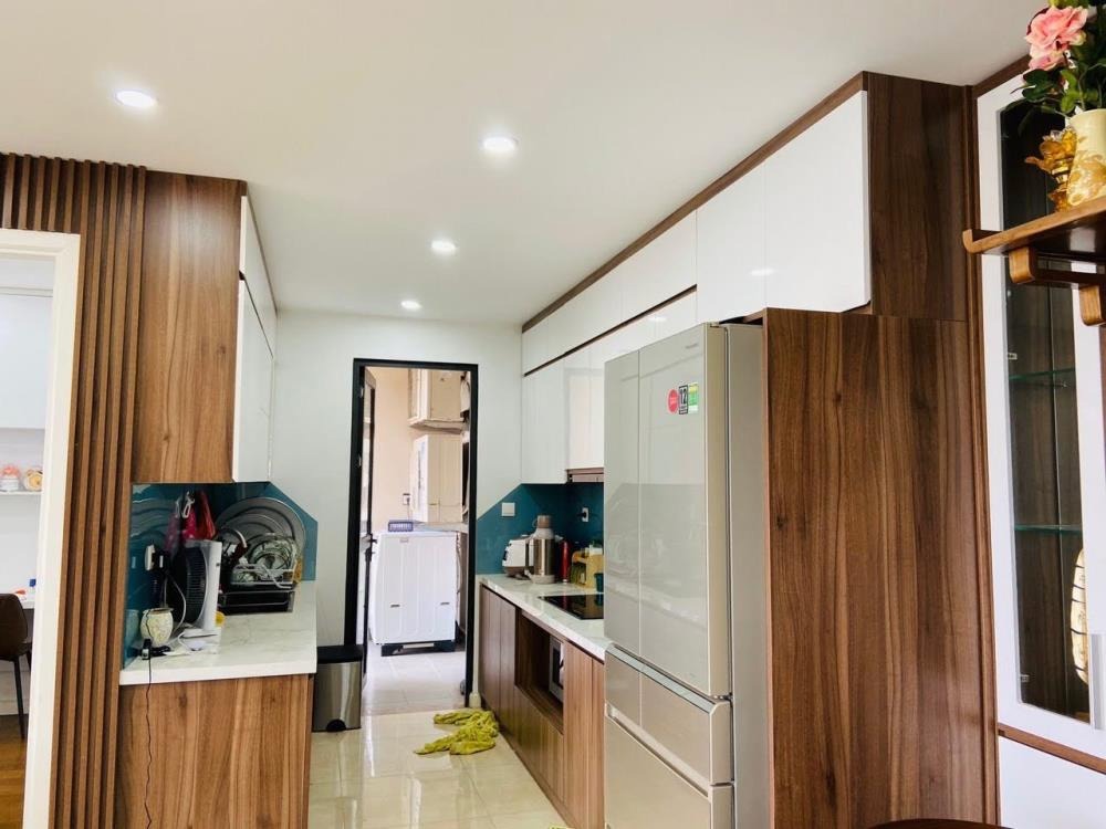 Bán Gấp Căn Vinhomes D’Capitale 3PN Full Đồ - Giá Chỉ 8.8 Tỷ