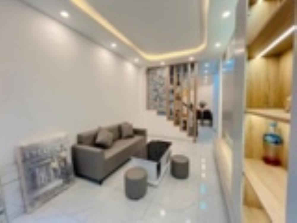 Nhà phố Trần Phú - Vị trí đẹp, Ô tô đỗ cửa - Giá 11 tỷ