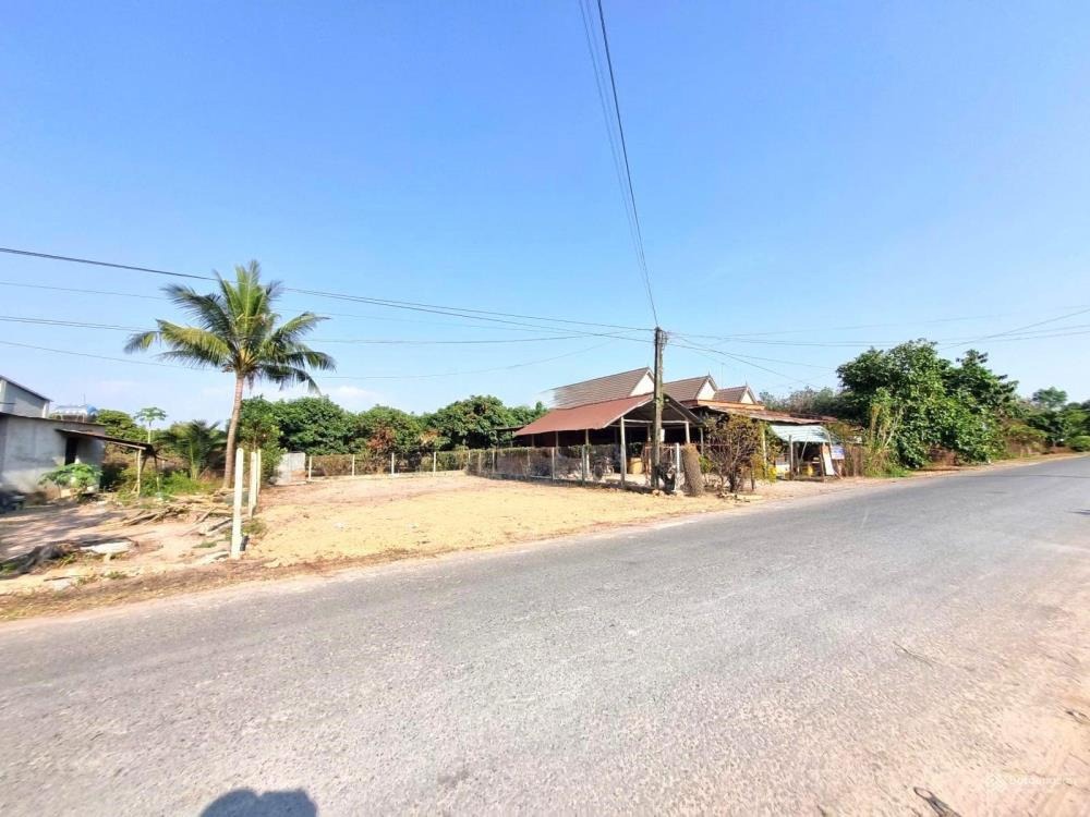 Bán Đất Trung Tâm Gần KCN - 279m2, Sổ Riêng, Giá 390 Triệu