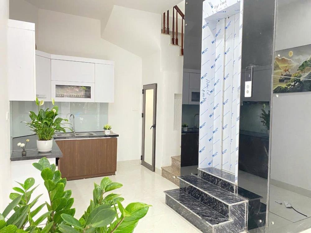 Bán nhà mới xây có thang máy, trung tâm Quan Nhân - Giá 8.1 tỷ