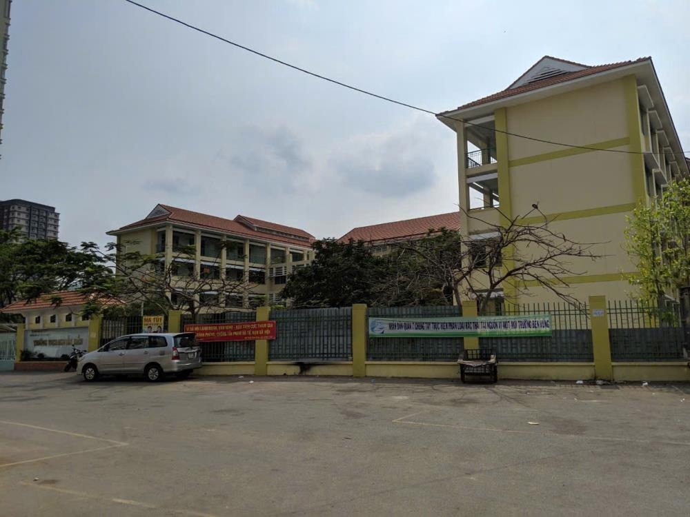 Bán Nhà Mặt Tiền Đường Số 1, Quận 7 - Vị Trí Đắc Địa, Giá Tốt