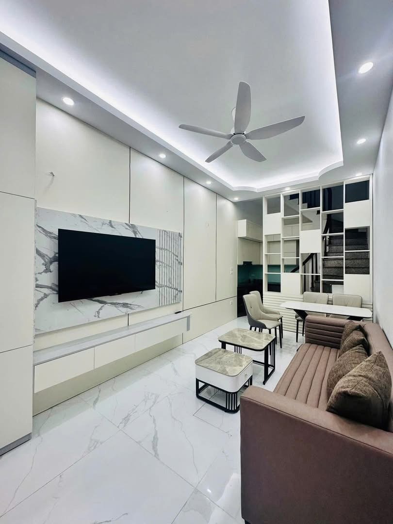 Bán nhà Ngô Quyền, Hà Đông - 10 tỷ, vài bước ra mặt phố, ở ngay