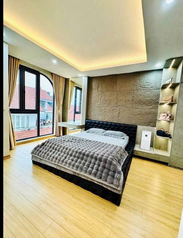 Bán Gấp Nhà Phố Vạn Phúc 10 Tỷ - Ô Tô Đỗ Cửa, 5 Tầng Thang Máy