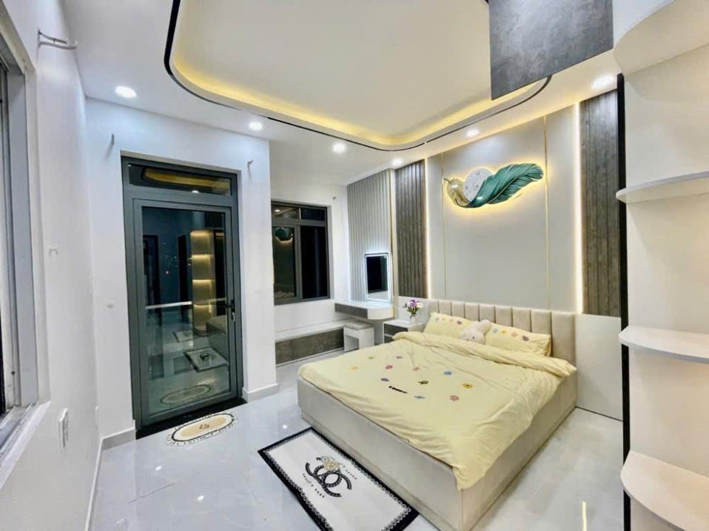 Bán nhà Quận 7 - 62m2 - 4PN - Giá 7.75 tỷ - Hẻm Xe Hơi