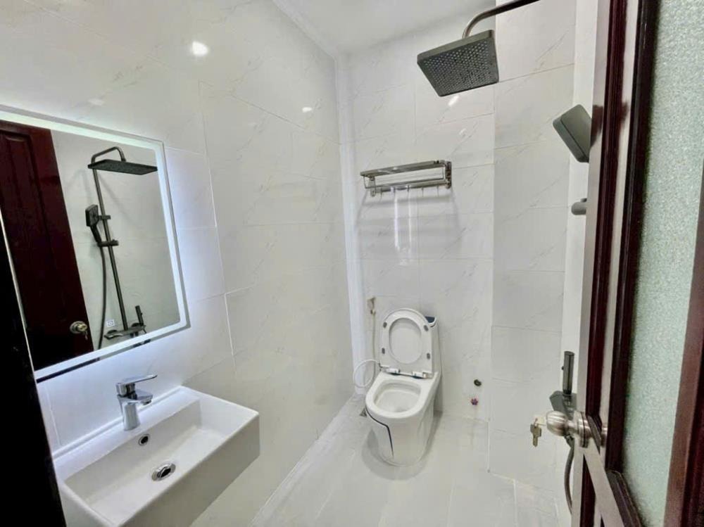 Bán nhà Quận 7 - 62m2 - 4PN - Giá 7.75 tỷ - Hẻm Xe Hơi