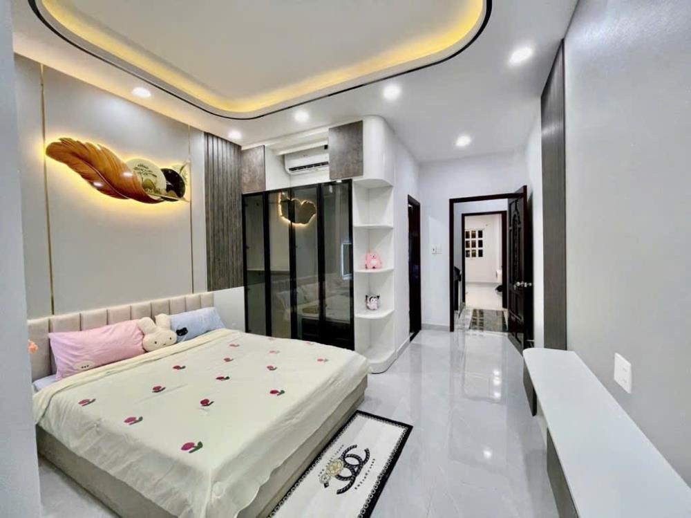 Bán nhà Quận 7 - 62m2 - 4PN - Giá 7.75 tỷ - Hẻm Xe Hơi