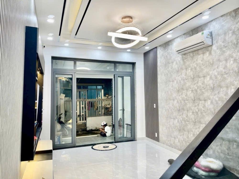 Bán nhà Quận 7 - 62m2 - 4PN - Giá 7.75 tỷ - Hẻm Xe Hơi