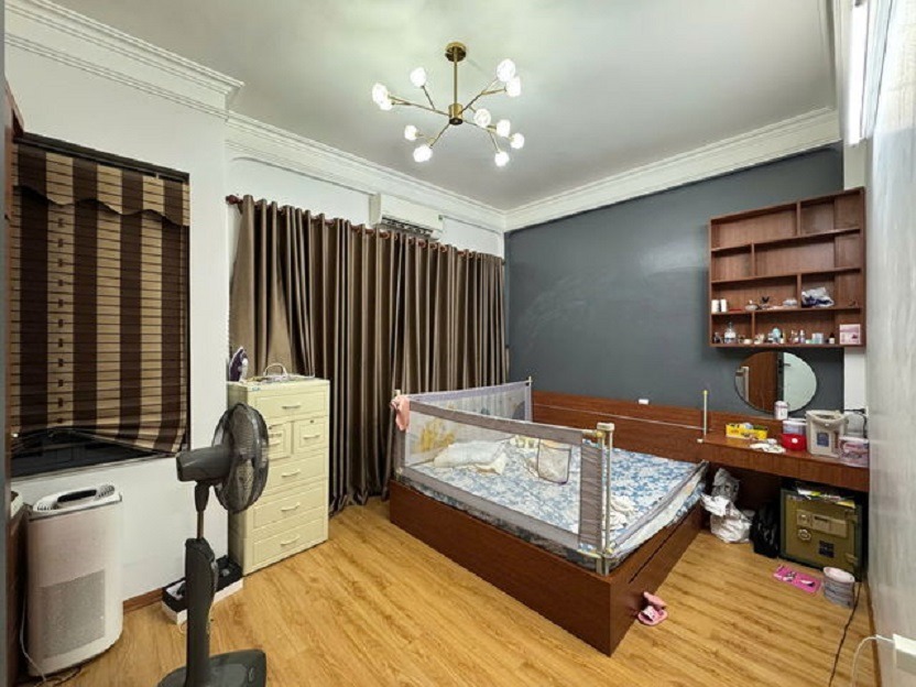 Nhà Phố Hoàng Mai 61m2, 5 Tầng, Ô Tô Đỗ Cửa, Full Nội Thất - Vị Trí Đắc Địa