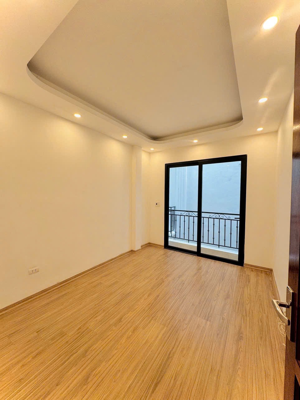 Nhà phố Dương Nội 38m2, 5 tầng, Full Nội Thất, 5.89 tỷ - Sổ Cất Két