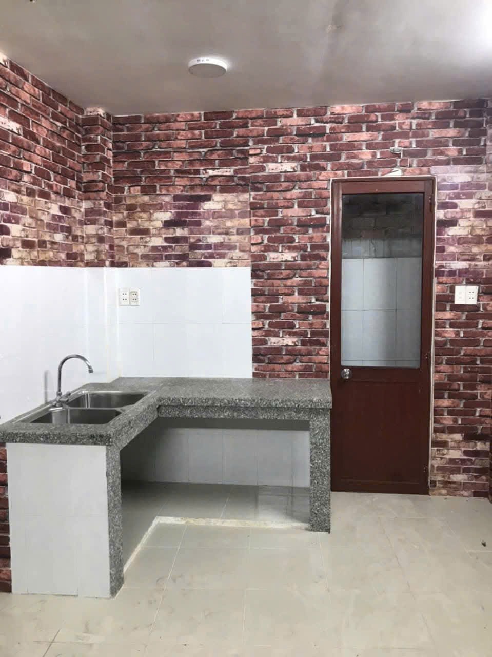 Nhà Phố 1 Trệt 2 Lầu Cống Quỳnh Quận 1 - Giá Rẻ, Vị Trí Trung Tâm