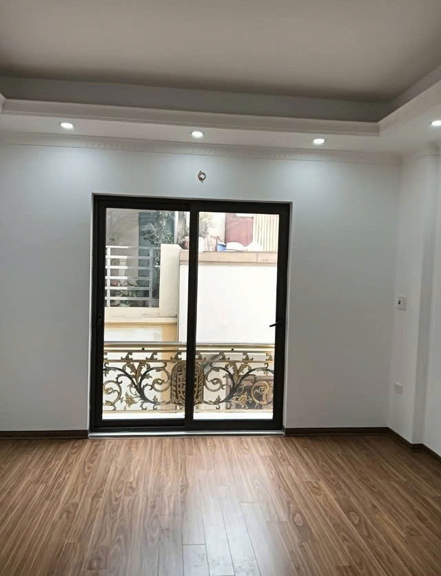 Bán nhà Quận Thanh Xuân, 41m2, 6 tầng, Thang máy, Ô tô đỗ cửa - Giá 14.6 tỷ