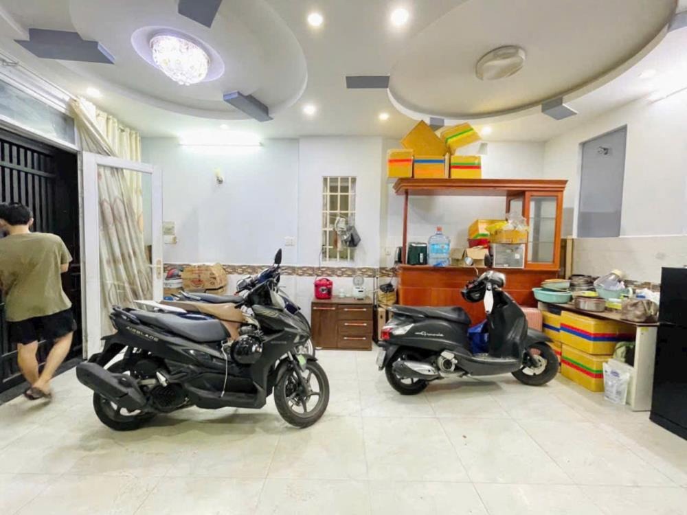 Nhà phố hiện đại 6.5x7.2m, 1 trệt 3 lầu, Phú Nhuận - Giá Tốt