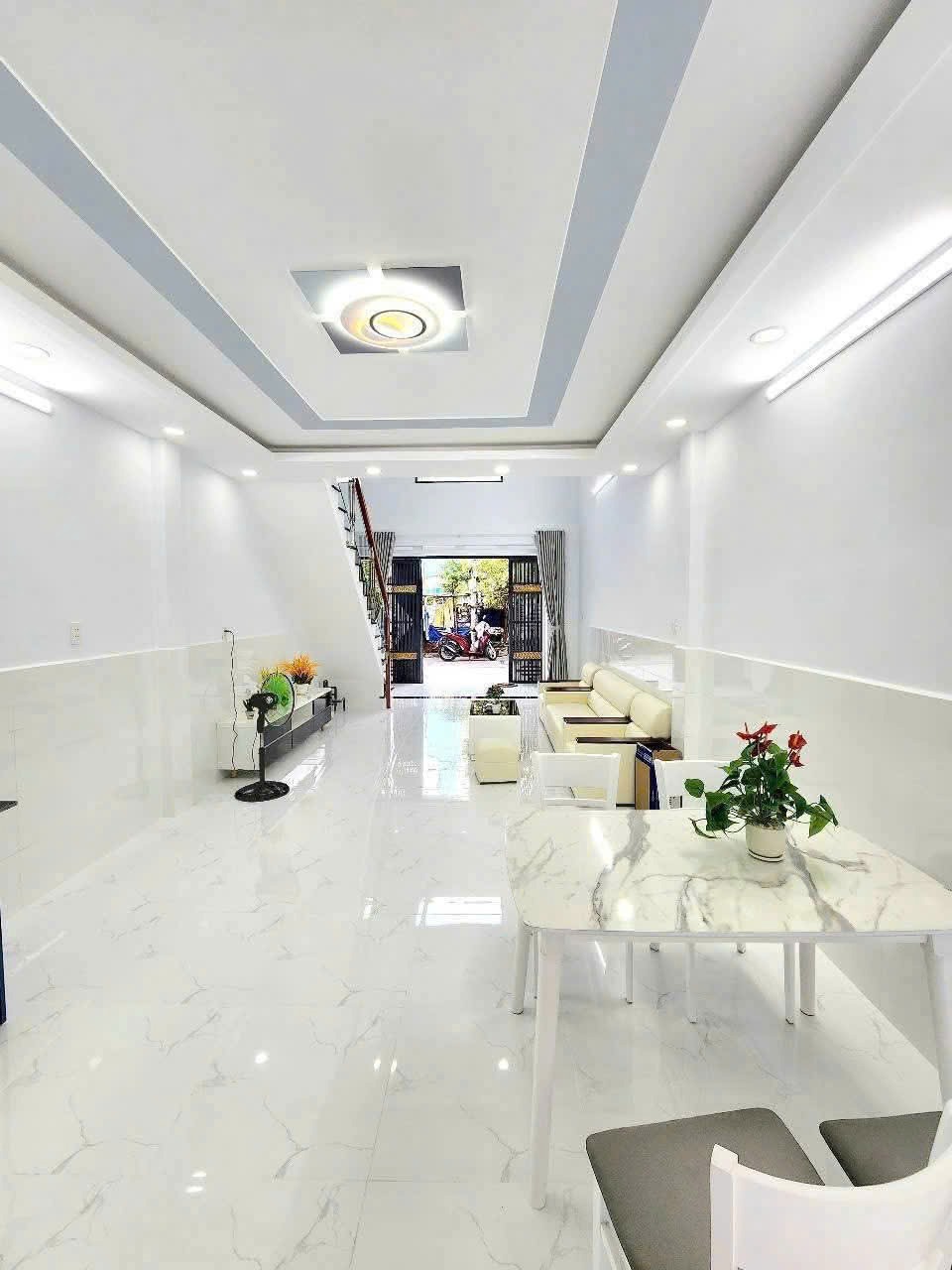 Bán nhà giá rẻ Bình Chánh - 890 triệu - Sổ Hồng Riêng