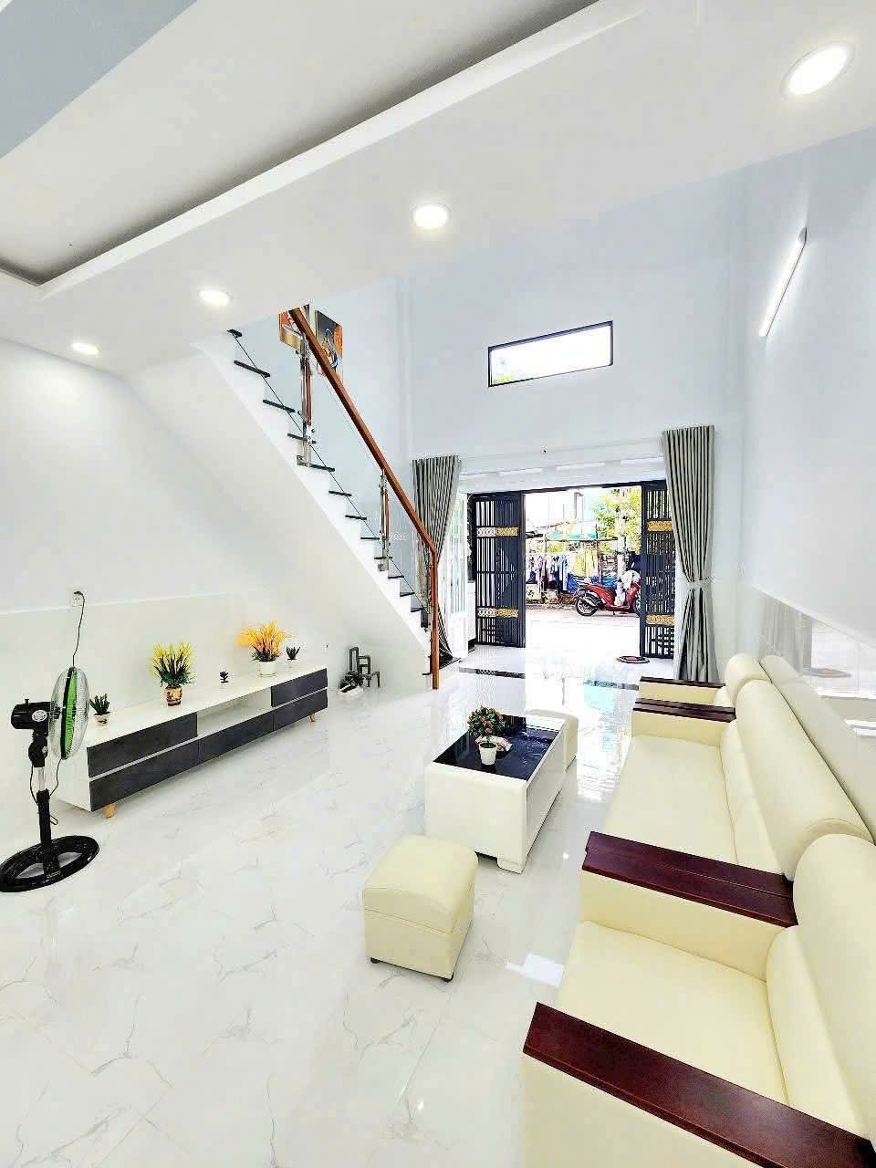 Bán nhà giá rẻ Bình Chánh - 890 triệu - Sổ Hồng Riêng