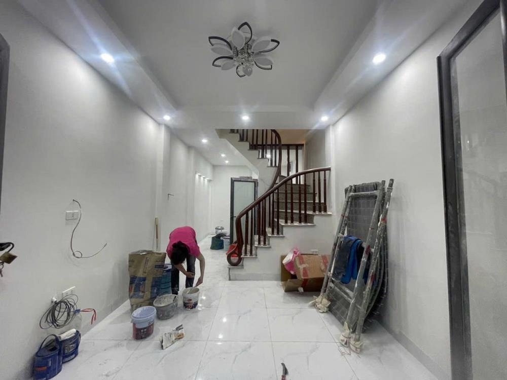 Bán nhà Quận Hoàng Mai: 31m2, 4 tầng, 6.5 tỷ, ngõ nông, gần ô tô