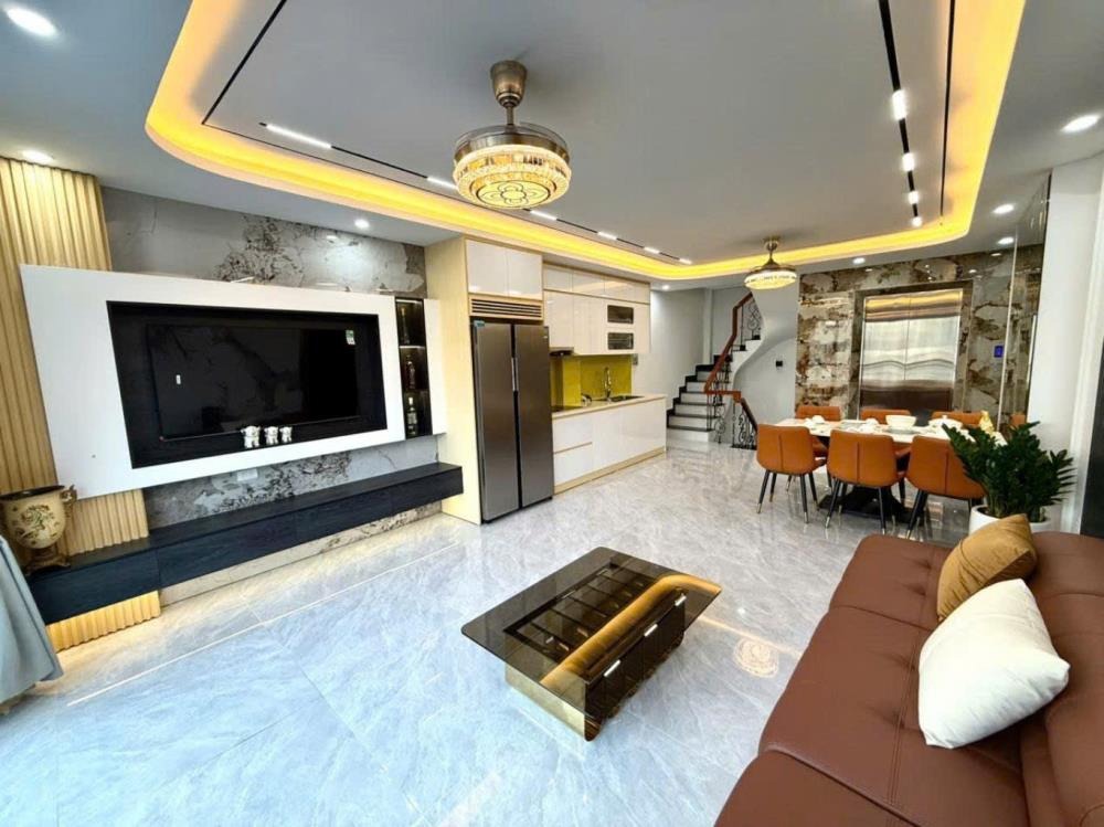 Bán nhà ngọc thụy 6 tầng thang máy, gara, ô tô vào nhà - Giá 13.96 tỷ