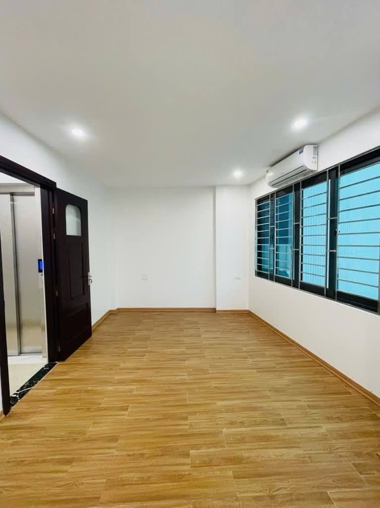 Bán nhà phố 4 tầng, 8 phòng, mặt tiền 4.5m, Hoàng Mai - Giá chỉ 7.36 tỷ