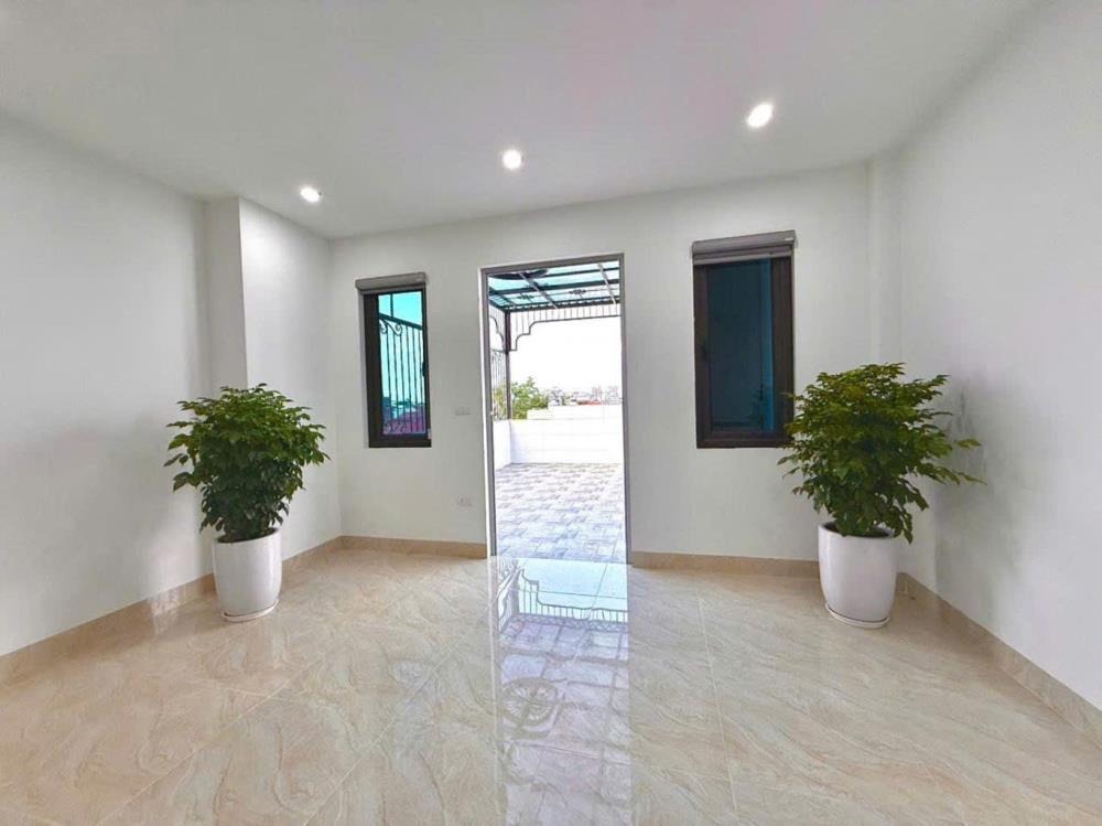 Bán nhà ngọc thụy 6 tầng thang máy, gara, ô tô vào nhà - Giá 13.96 tỷ