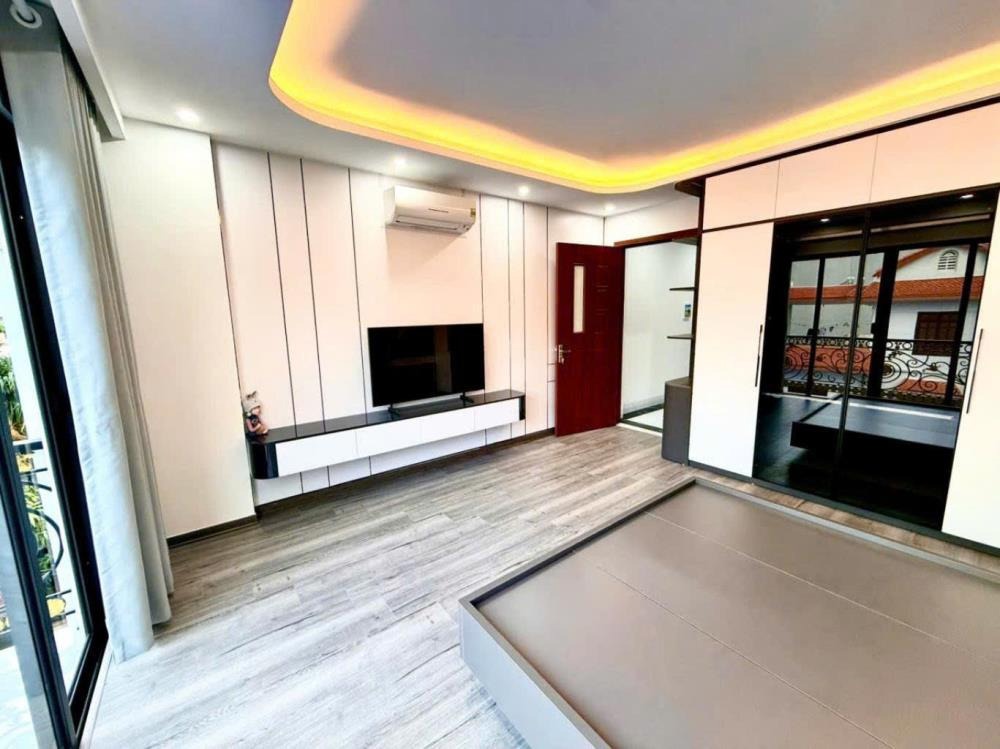 Bán nhà ngọc thụy 6 tầng thang máy, gara, ô tô vào nhà - Giá 13.96 tỷ