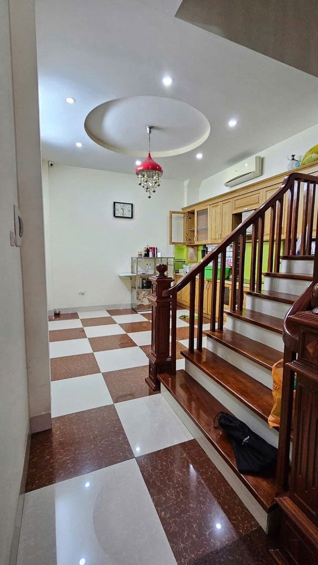 Bán Nhà Phố Thái Thịnh 60m2, 5 Tầng, Mặt Tiền 4.3m, Giá 22 tỷ - Vị Trí Đắc Địa