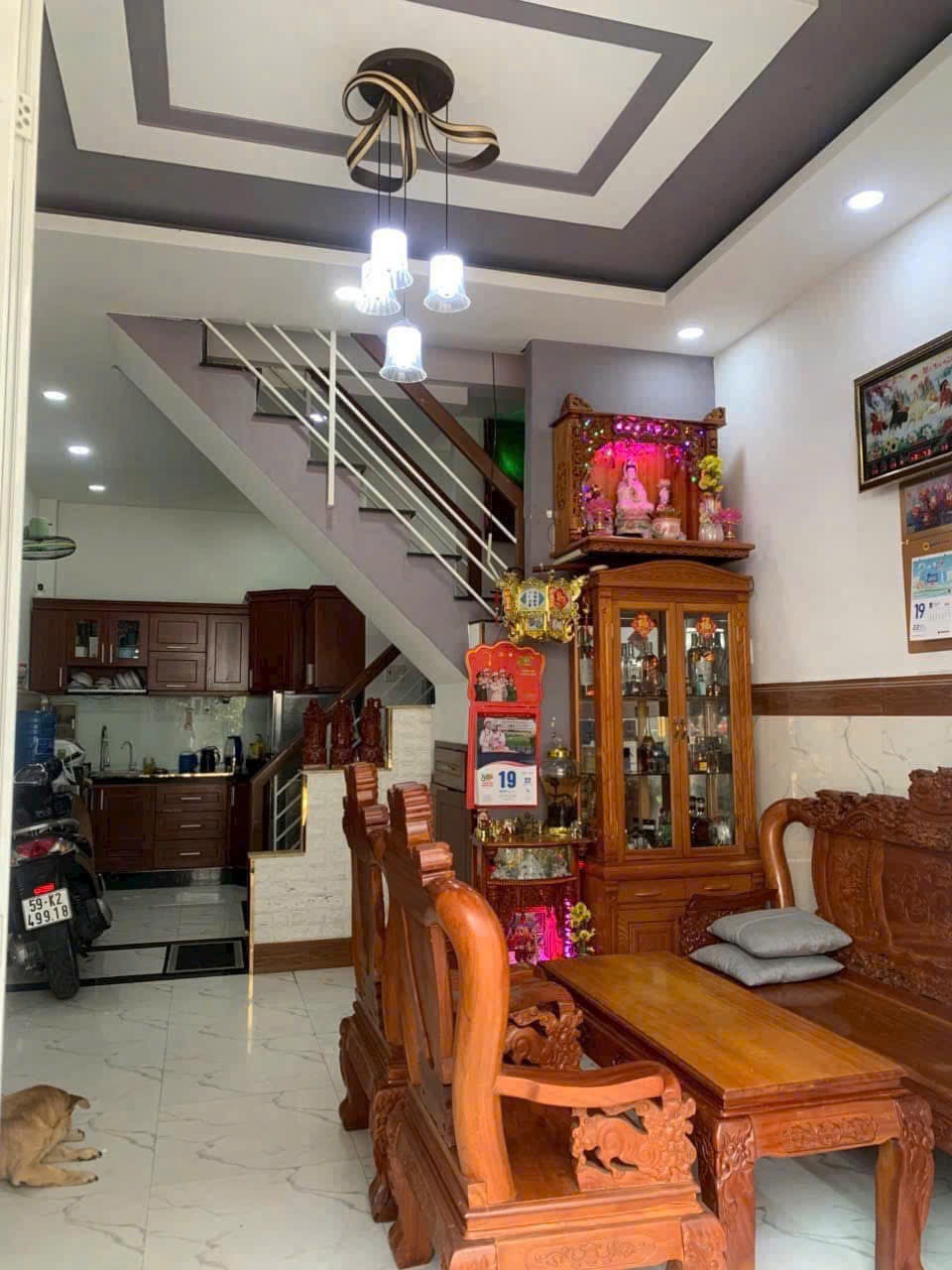 Bán nhà Quận 8, 2 tầng, hẻm 8m, giá 4.65 tỷ - Vị trí đắc địa, tiện nghi