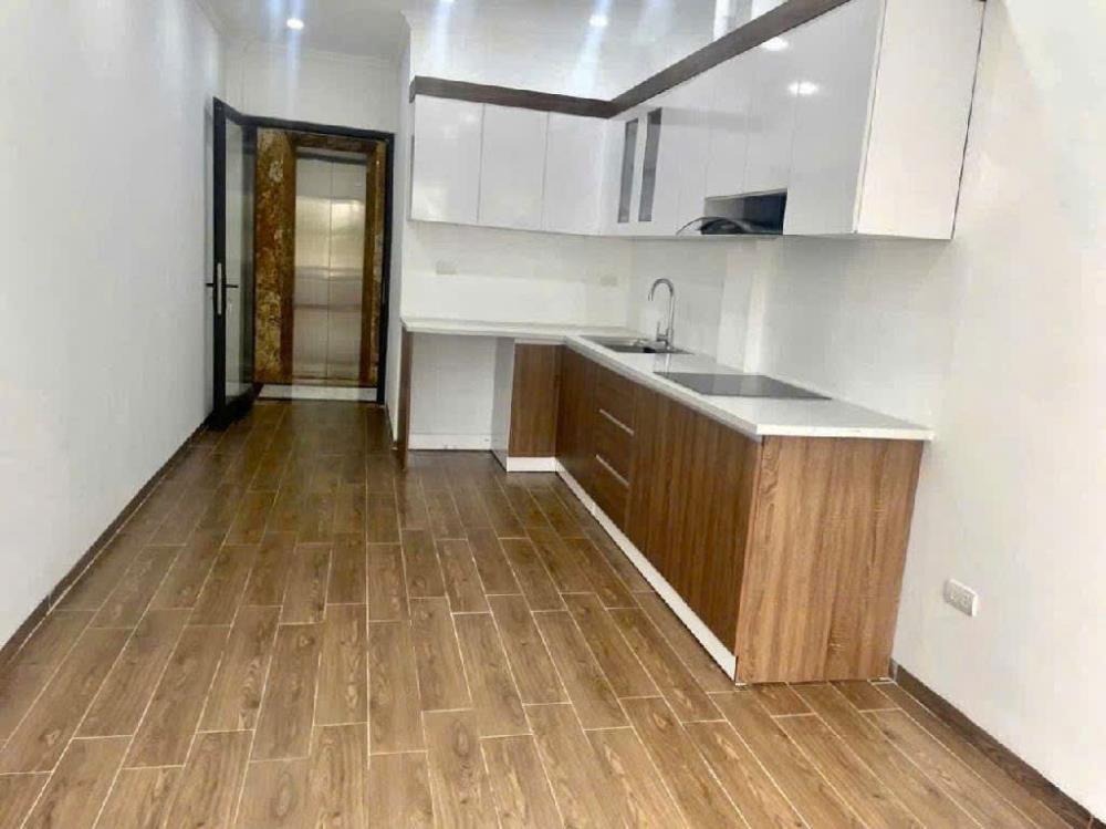Bán nhà Đội Cấn 6 Tầng, Thang Máy, Ô Tô Đỗ Cận - Giá 9.9 Tỷ