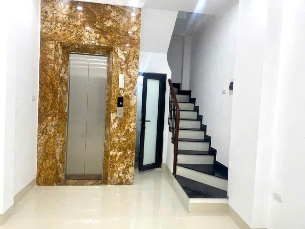 Bán nhà Đội Cấn 6 Tầng, Thang Máy, Ô Tô Đỗ Cận - Giá 9.9 Tỷ
