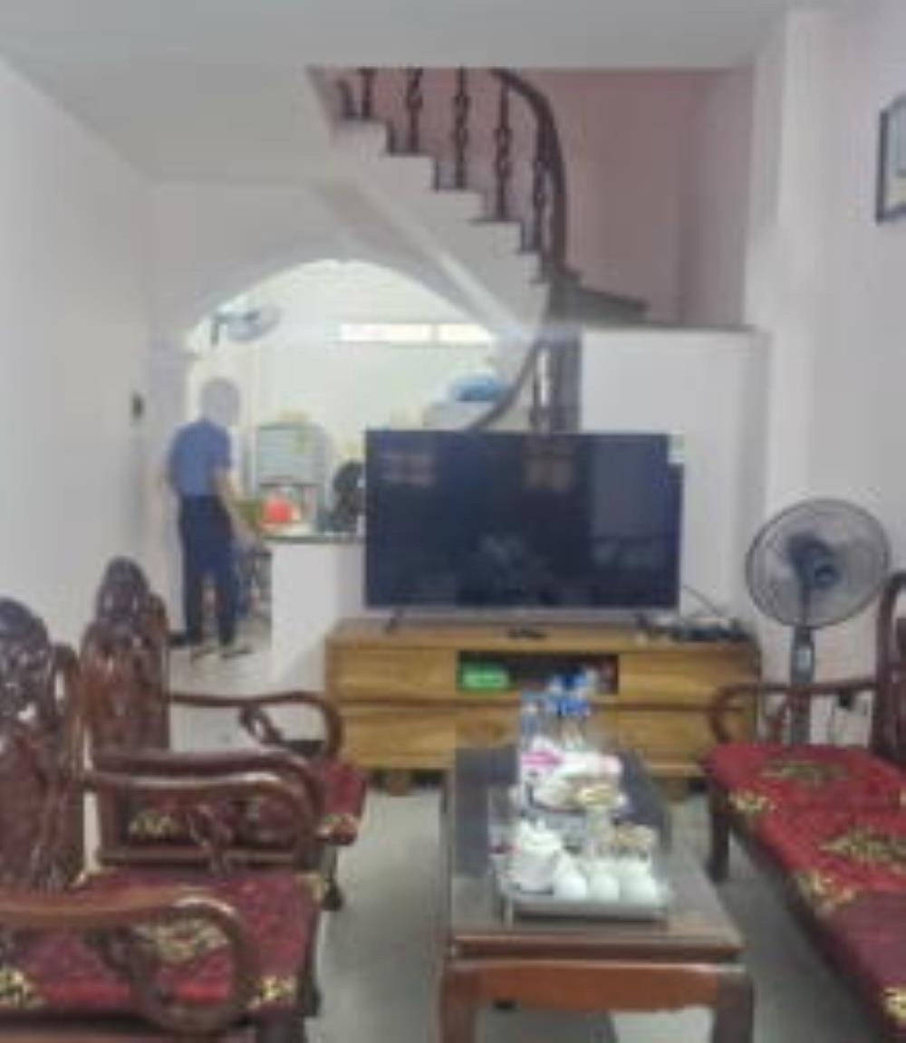 Nhà Nở Hậu 40m2, 8.8 Tỷ - Vị Trí Đắc Địa, Gần Hồ Tây - Quận Cầu Giấy