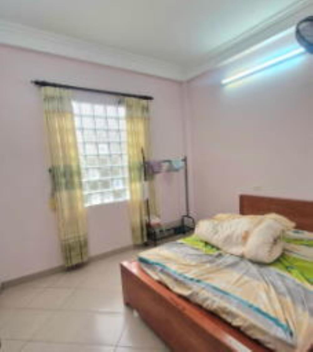Nhà Nở Hậu 40m2, 8.8 Tỷ - Vị Trí Đắc Địa, Gần Hồ Tây - Quận Cầu Giấy