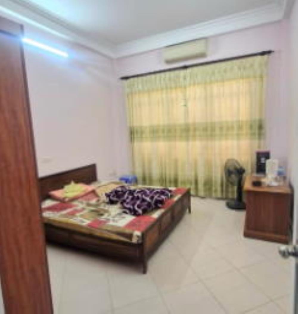 Nhà Nở Hậu 40m2, 8.8 Tỷ - Vị Trí Đắc Địa, Gần Hồ Tây - Quận Cầu Giấy