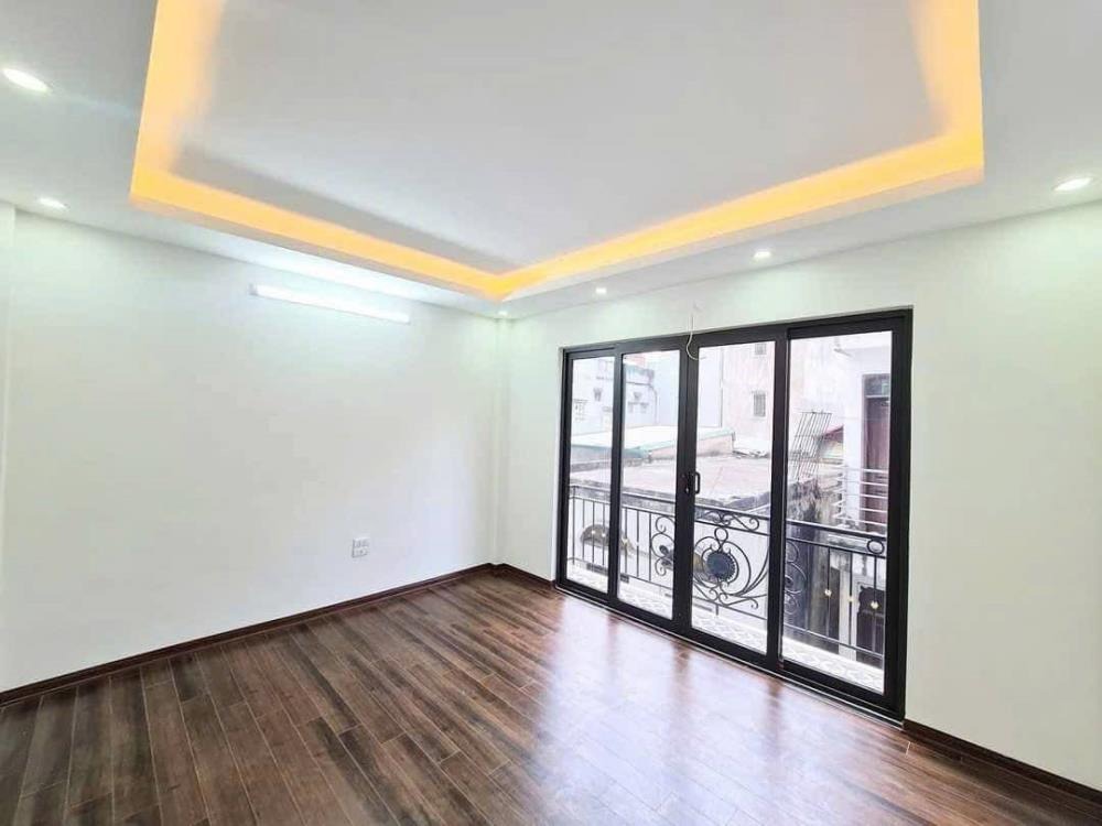Bán Nhà Phố Trương Định - 33m2, 5 Tầng, Gần Ô Tô, Vị Trí Đắc Địa